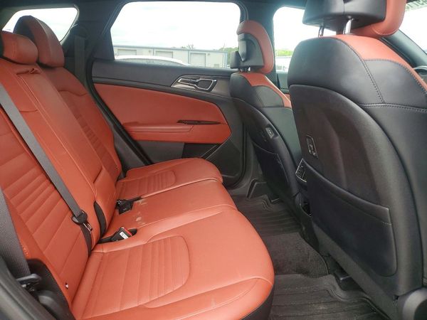 2024 KIA SPORTAGE SX-PRESTIGE or SX-P