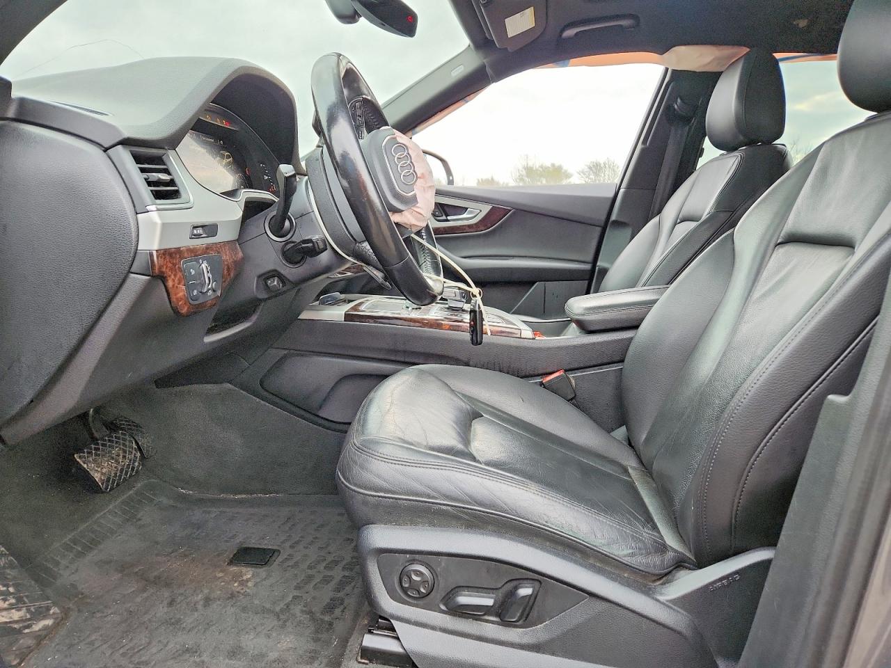 2017 AUDI Q7 quattro Premium Plus