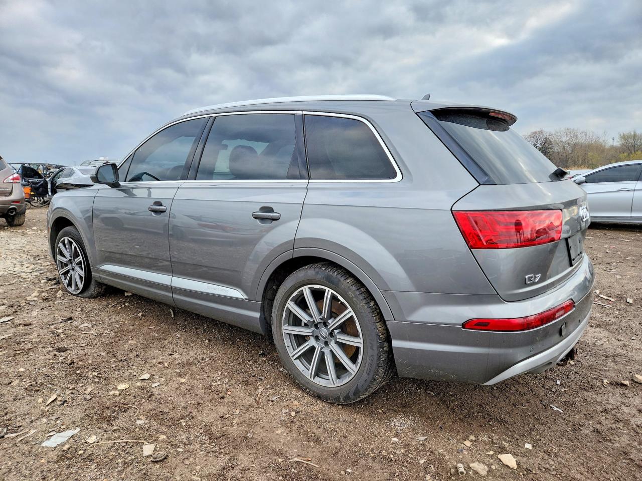 2017 AUDI Q7 quattro Premium Plus