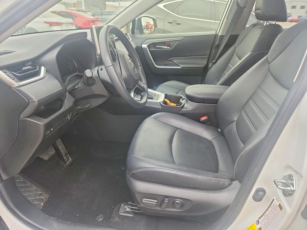 2023 TOYOTA RAV4 XLE Premium
