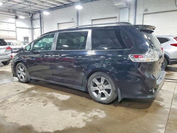 2015 TOYOTA SIENNA