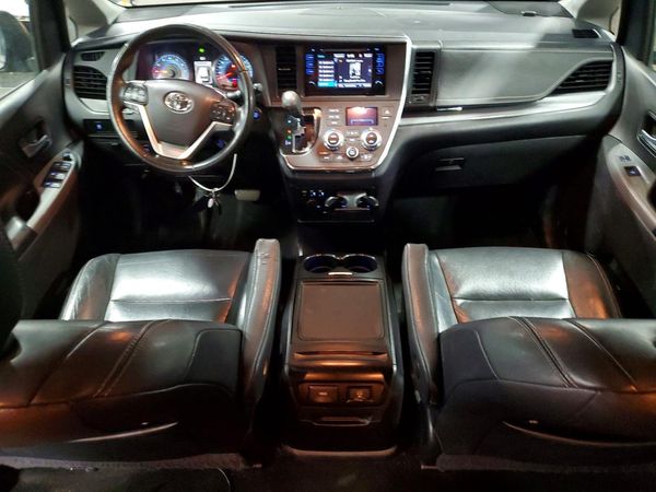 2015 TOYOTA SIENNA