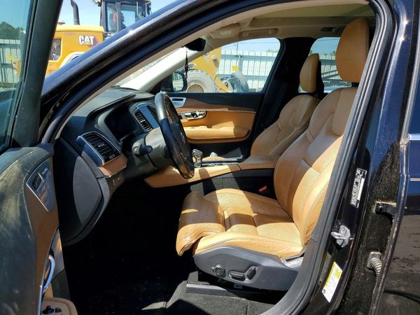 2016 VOLVO XC90