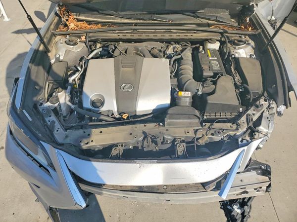 2019 LEXUS ES