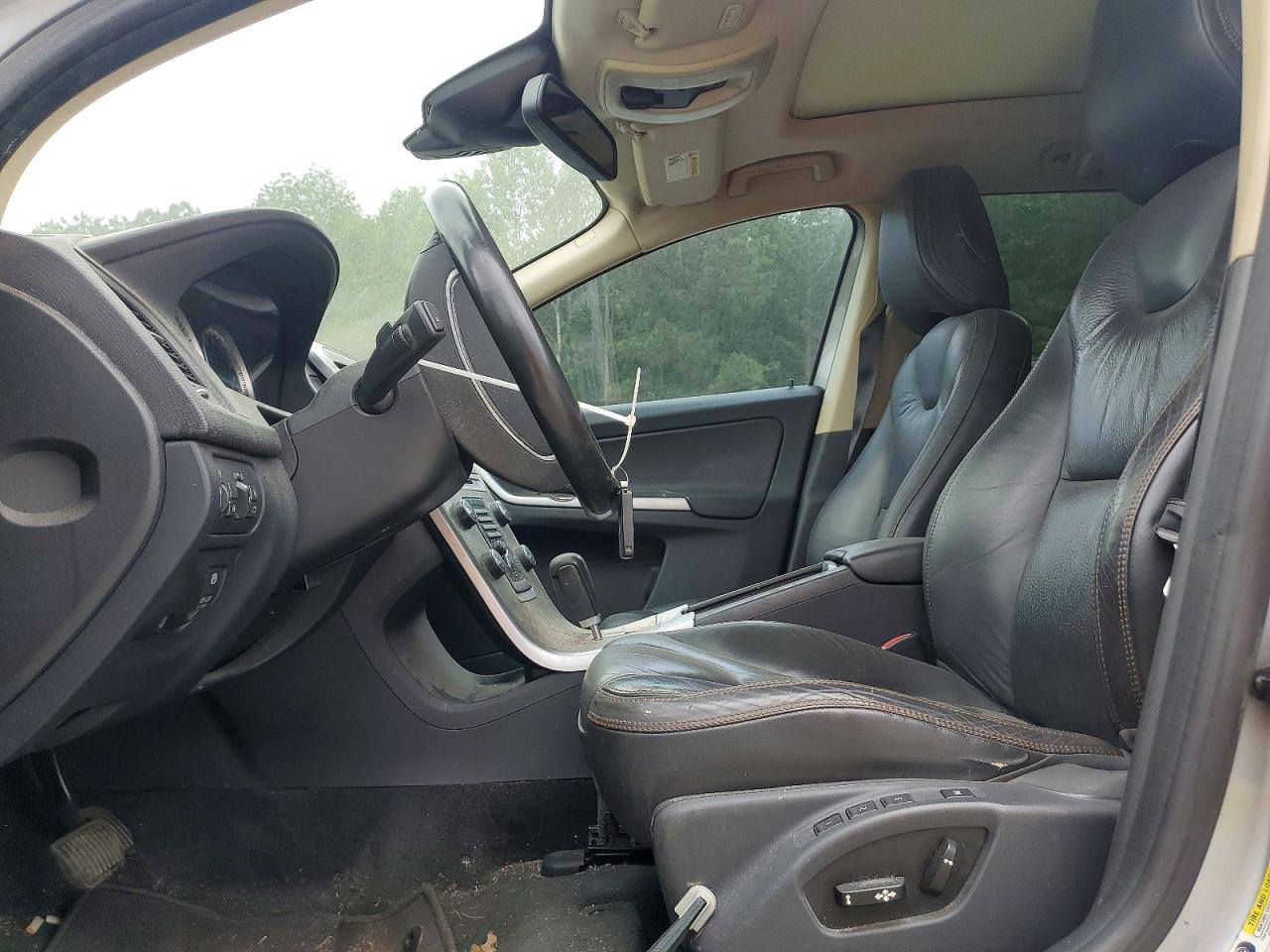 2012 VOLVO XC60