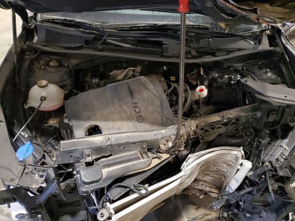 2022 HYUNDAI SANTA FE SEL — Engine bay
