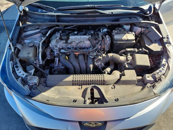 2021 TOYOTA COROLLA LE — Engine bay