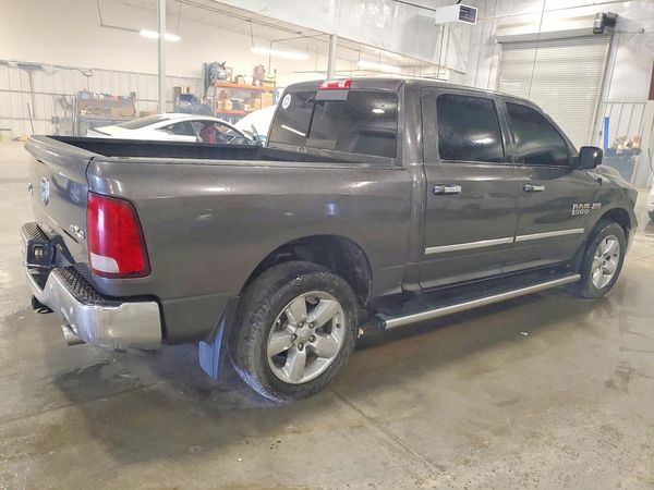 2018 RAM 1500 SLT CREW CAB 4X4