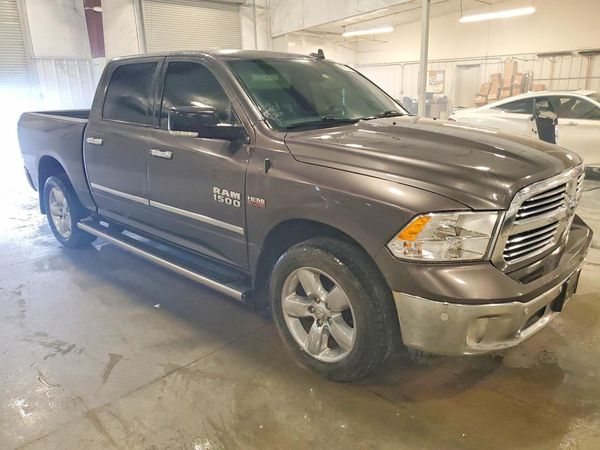 2018 RAM 1500 SLT CREW CAB 4X4