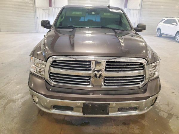 2018 RAM 1500 SLT CREW CAB 4X4