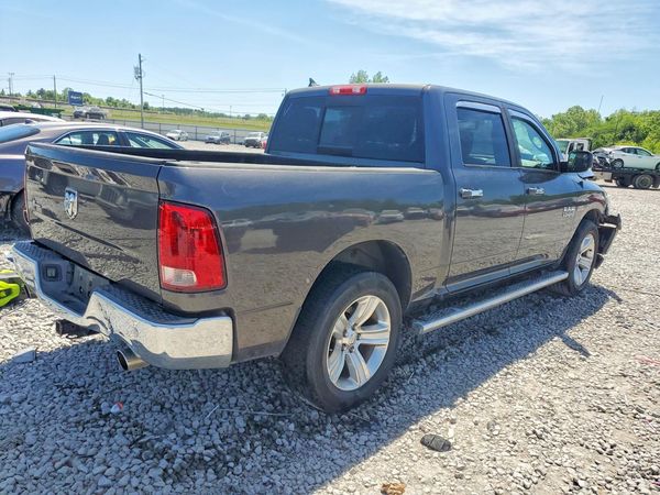 2014 RAM 1500 SLT CREW CAB 4X2