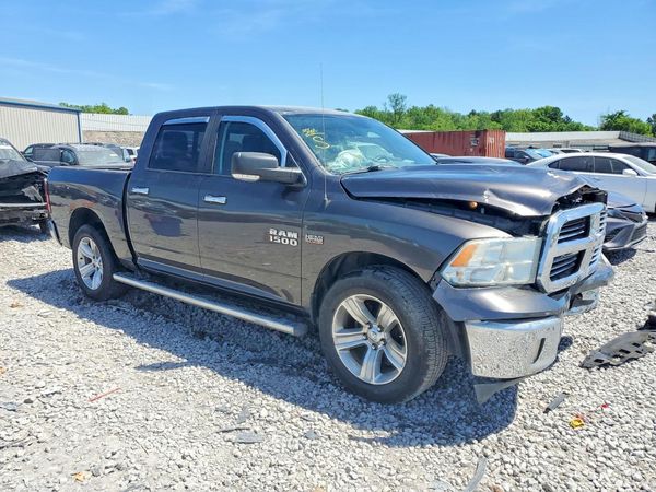 2014 RAM 1500 SLT CREW CAB 4X2