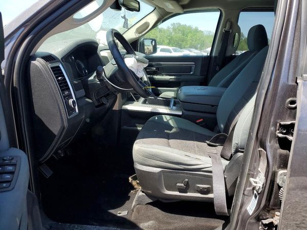 2014 RAM 1500 SLT CREW CAB 4X2