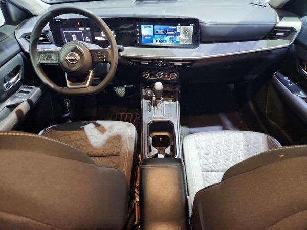 2025 NISSAN KICKS