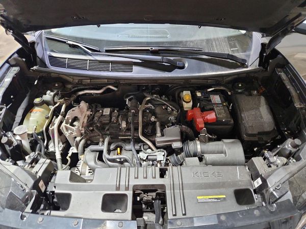 2025 NISSAN KICKS
