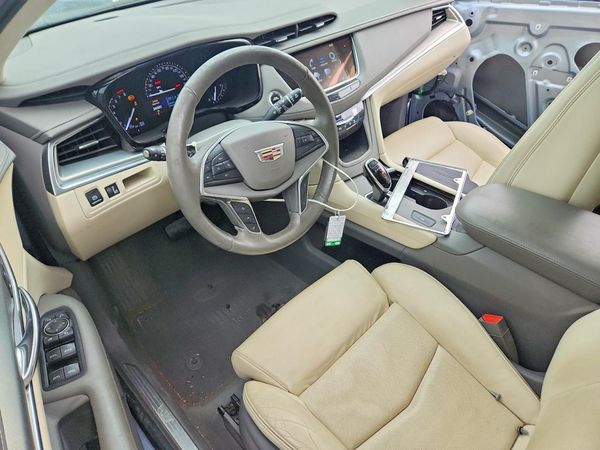 2017 CADILLAC XT5