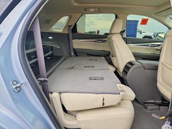 2017 CADILLAC XT5
