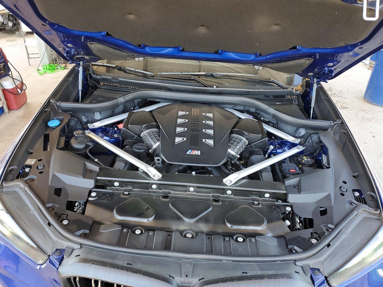 2025 BMW X5 M60i