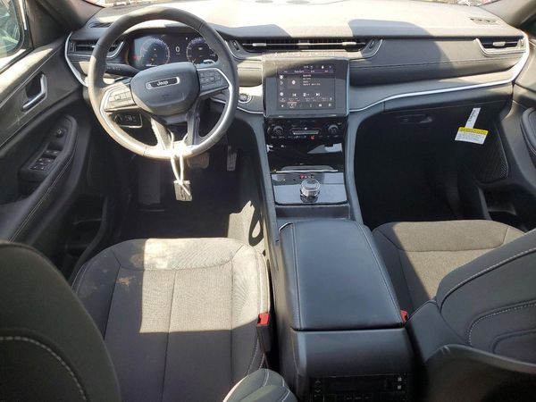 2025 JEEP GRAND CHEROKEE