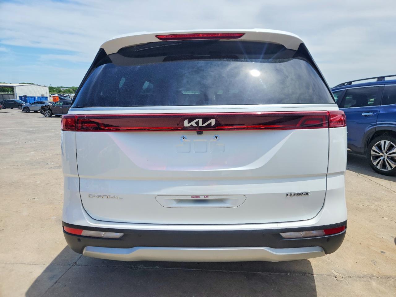 2024 KIA CARNIVAL LX, LX Seat Package