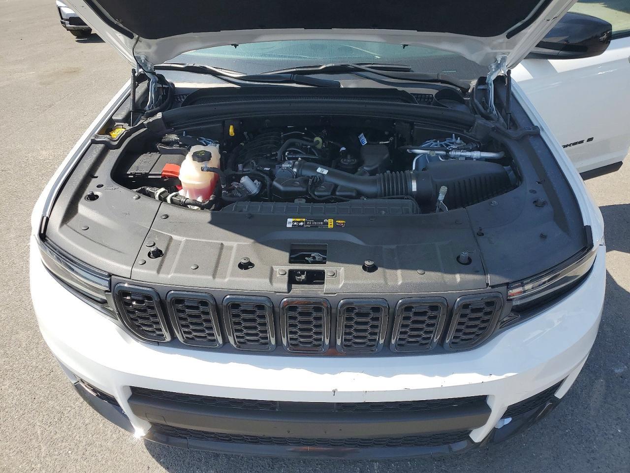 2024 JEEP GRAND CHEROKEE L LAREDO 4X4