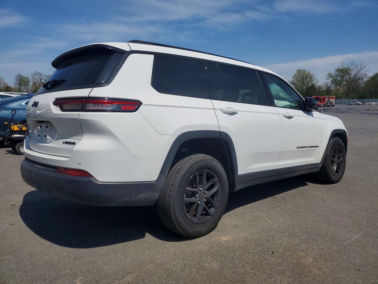 2024 JEEP GRAND CHEROKEE L LAREDO 4X4