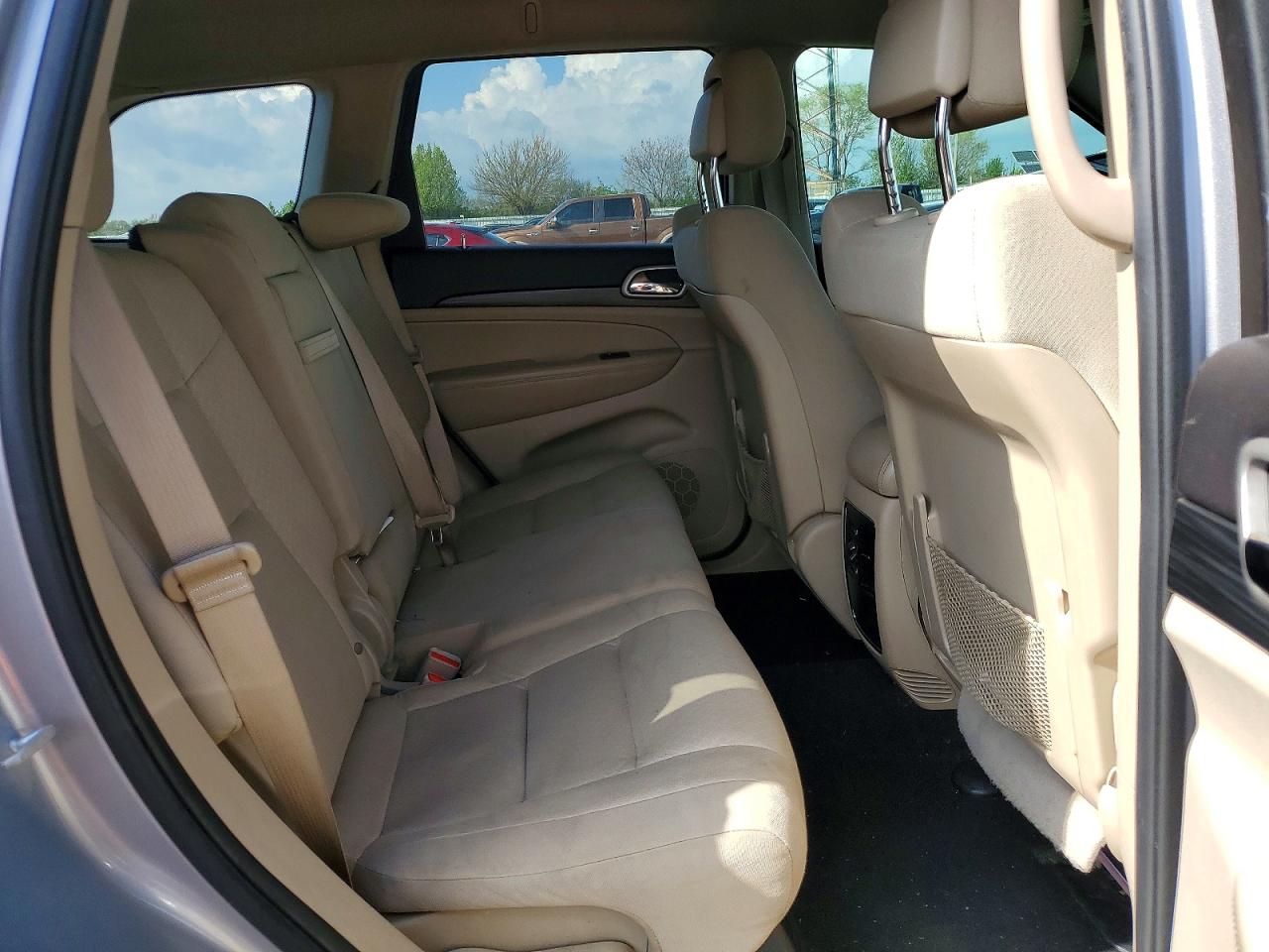 2020 JEEP GRAND CHEROKEE LAREDO 4X2