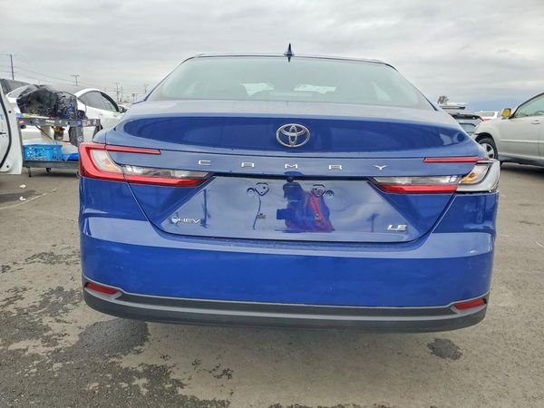 2025 TOYOTA CAMRY