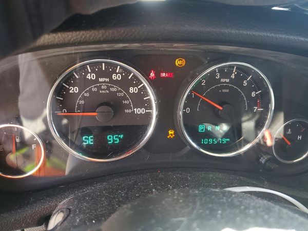 2015 JEEP WRANGLER SAHARA 4X4