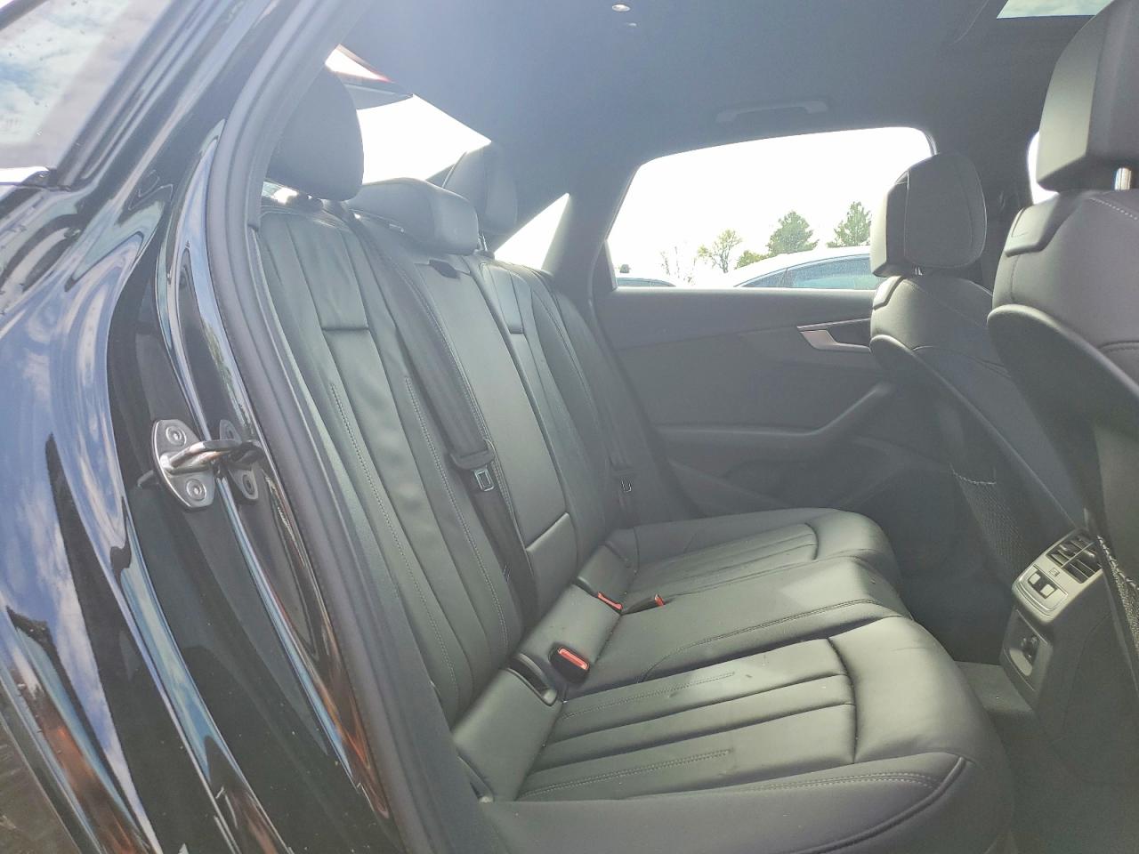 2024 AUDI A4 quattro Premium