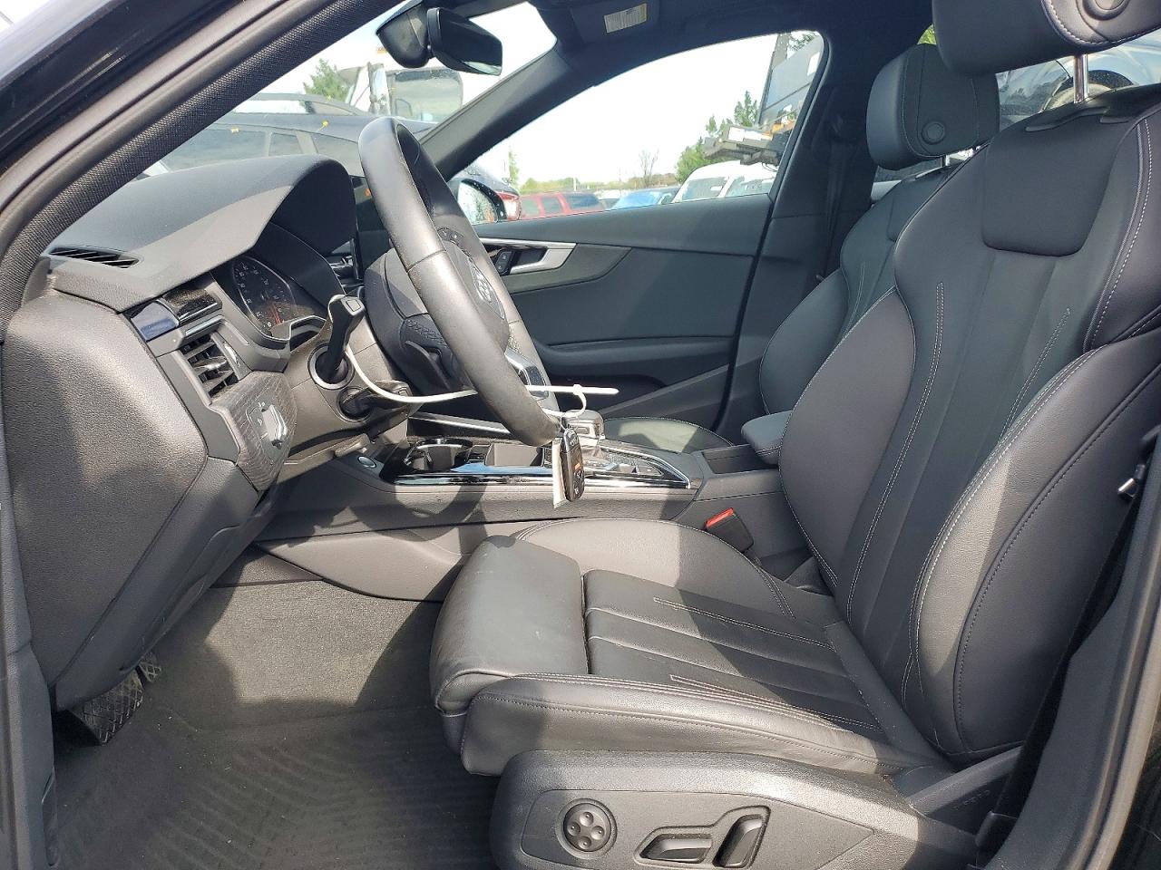 2024 AUDI A4 quattro Premium