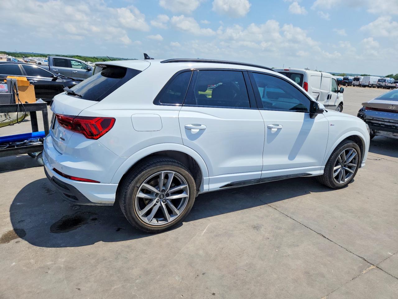 2024 AUDI Q3