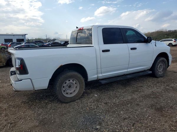 2017 RAM 1500 SLT CREW CAB 4X4