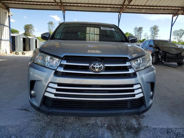 2019 TOYOTA HIGHLANDER LE/LE Plus
