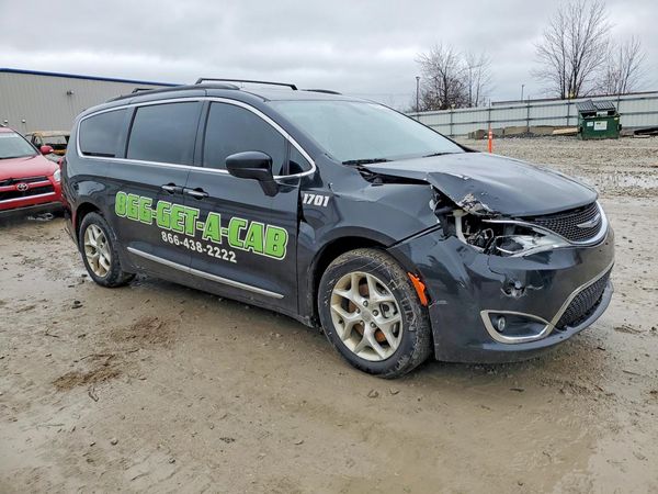 2017 CHRYSLER PACIFICA Touring L