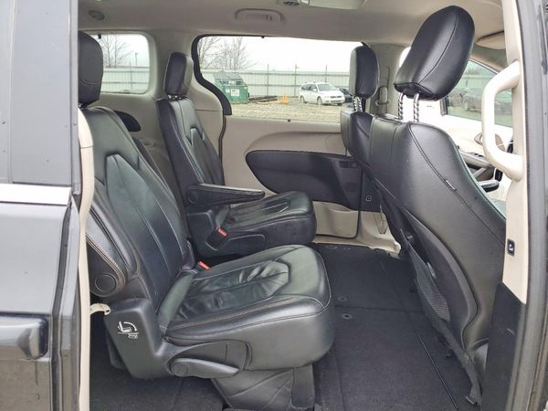 2017 CHRYSLER PACIFICA Touring L
