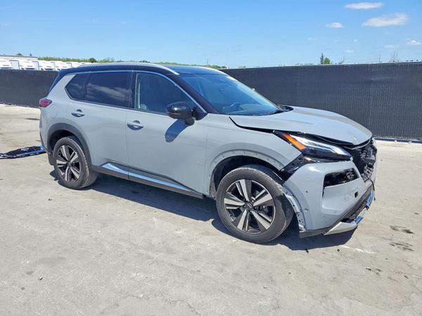 2023 NISSAN ROGUE PLATINUM — Passenger 3/4