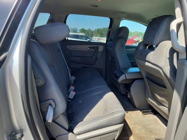 2017 CHEVROLET TRAVERSE LS