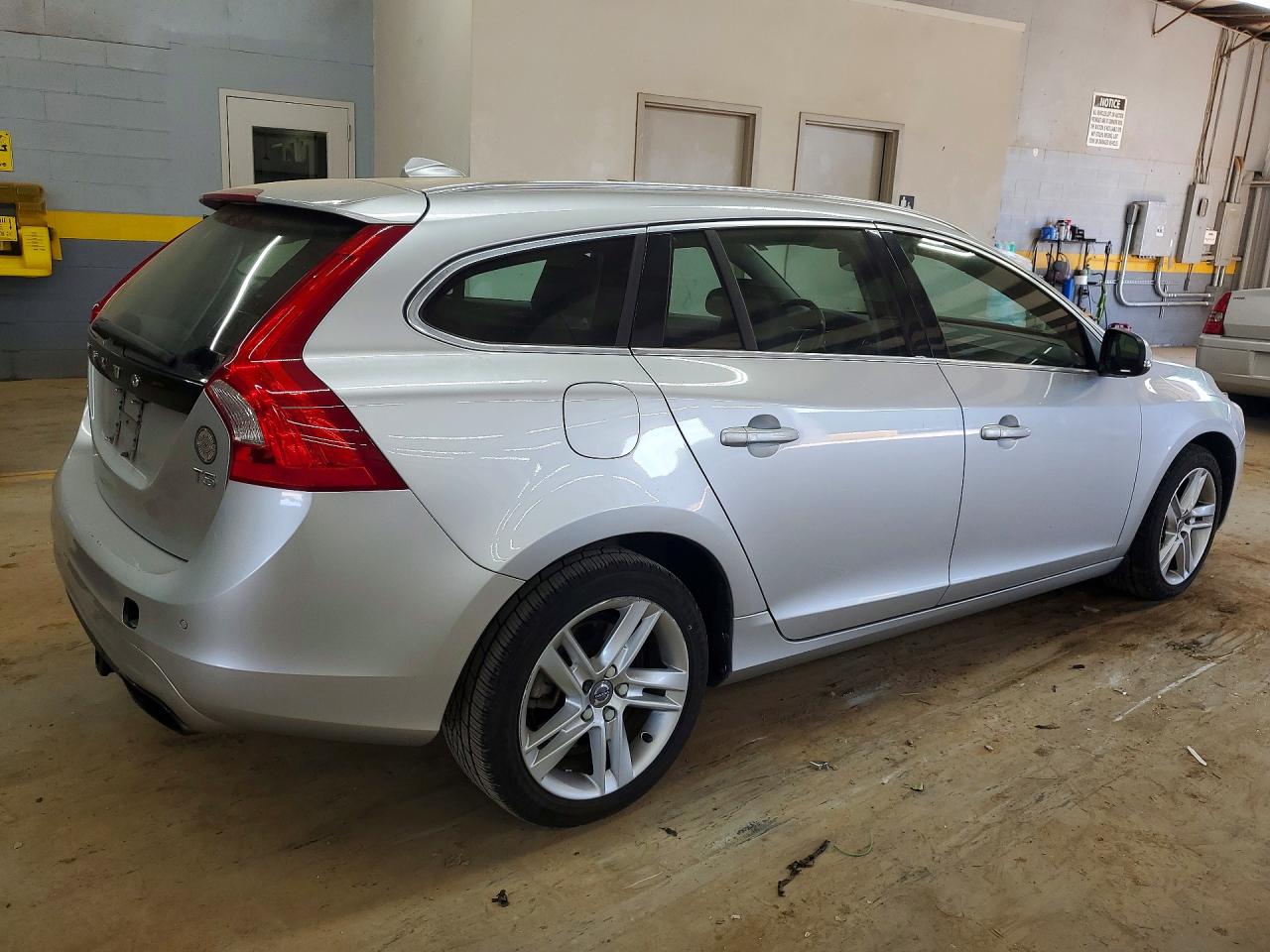 2015 VOLVO V60 Premier (non R design)