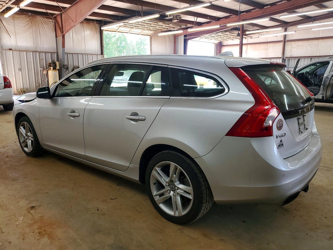 2015 VOLVO V60 Premier (non R design)