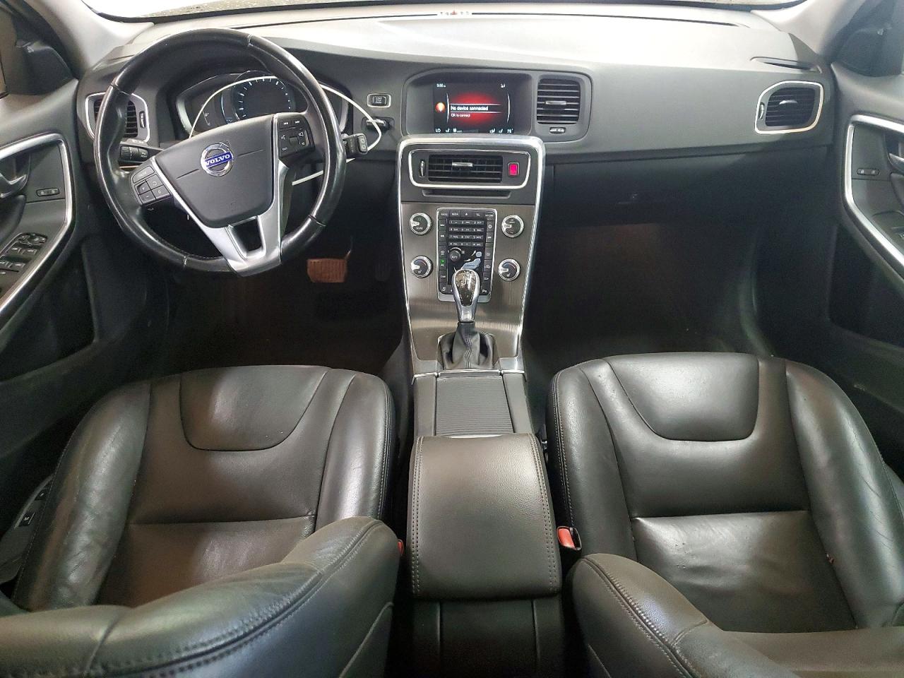 2015 VOLVO V60 Premier (non R design)