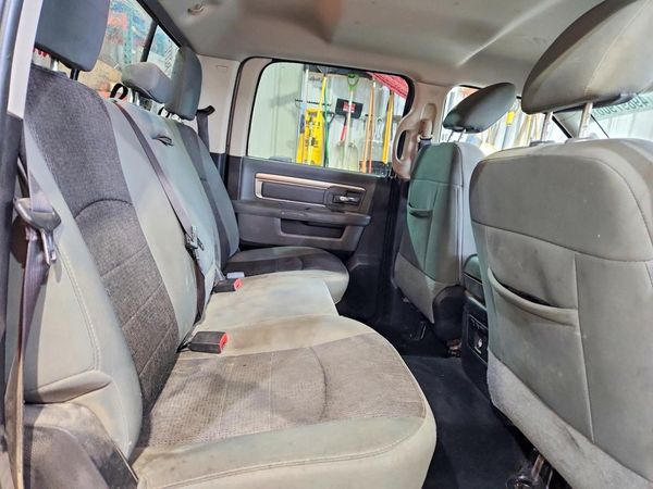 2015 RAM 1500 SLT CREW CAB 4X4