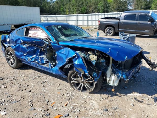 2017 FORD MUSTANG I4 Coupe — Passenger 3/4