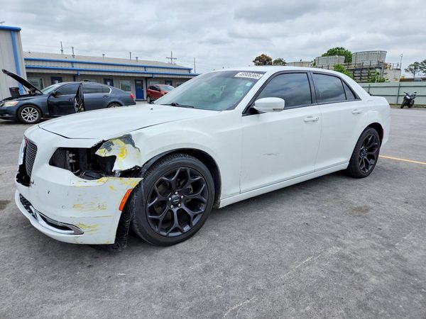 2020 CHRYSLER 300