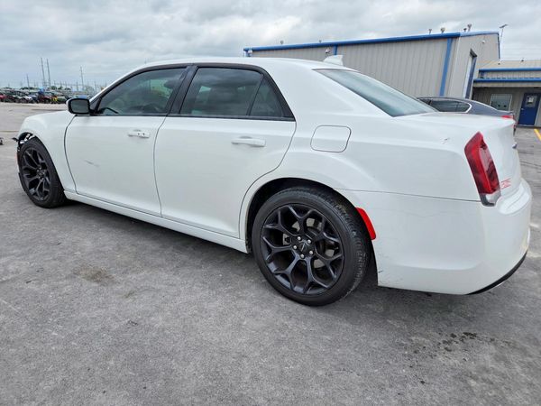 2020 CHRYSLER 300