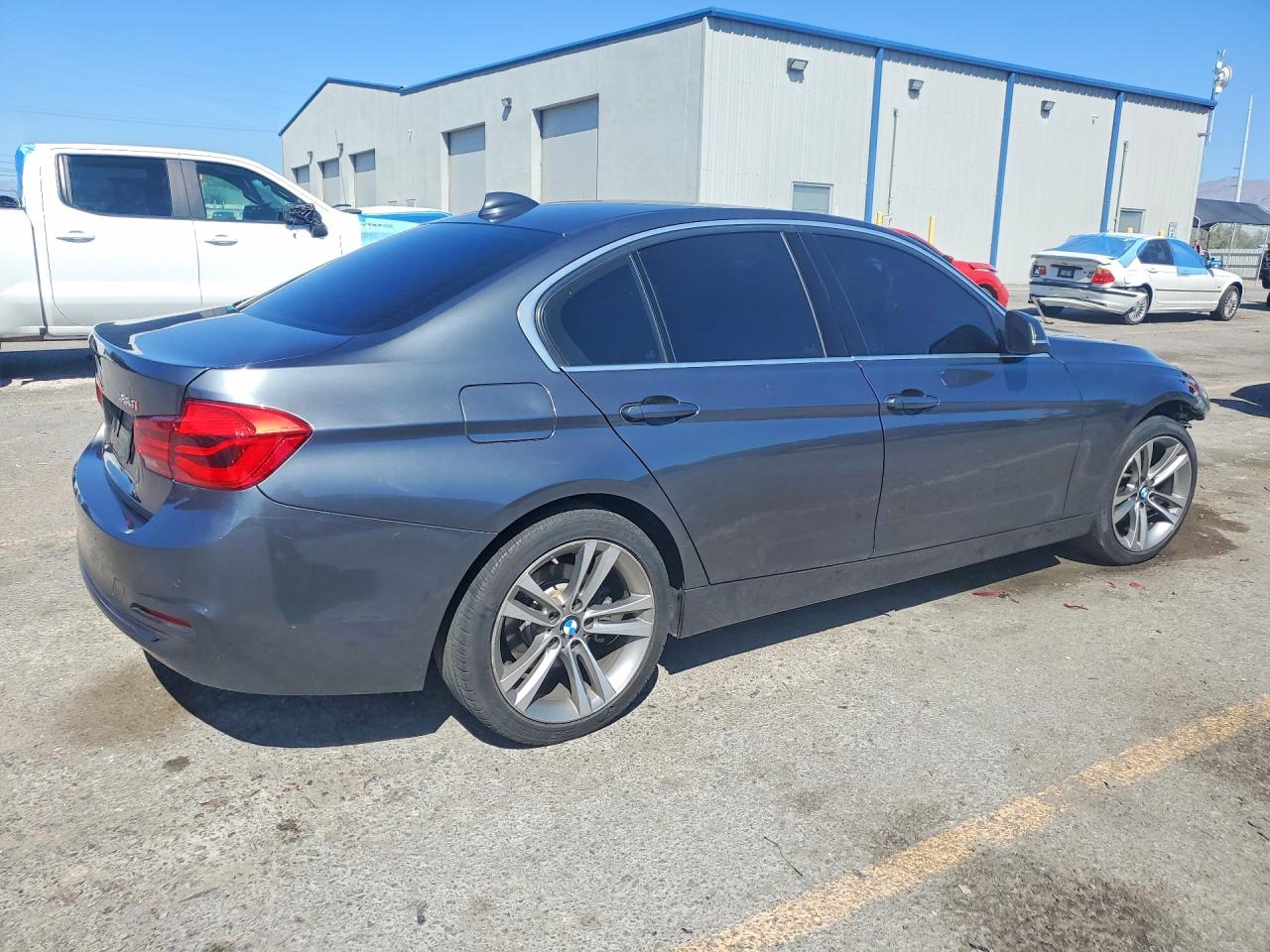 2018 BMW 330