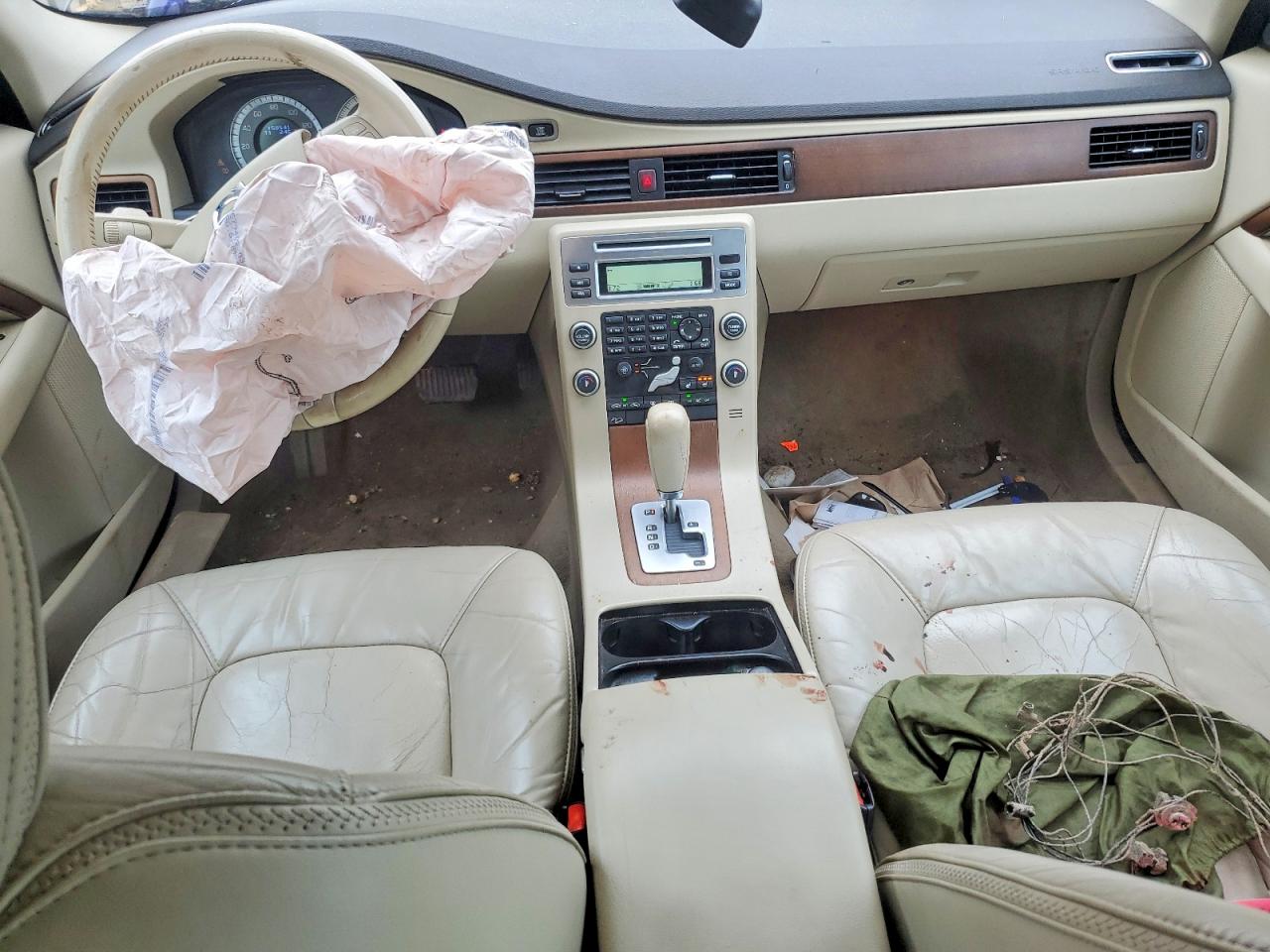 2010 VOLVO XC70
