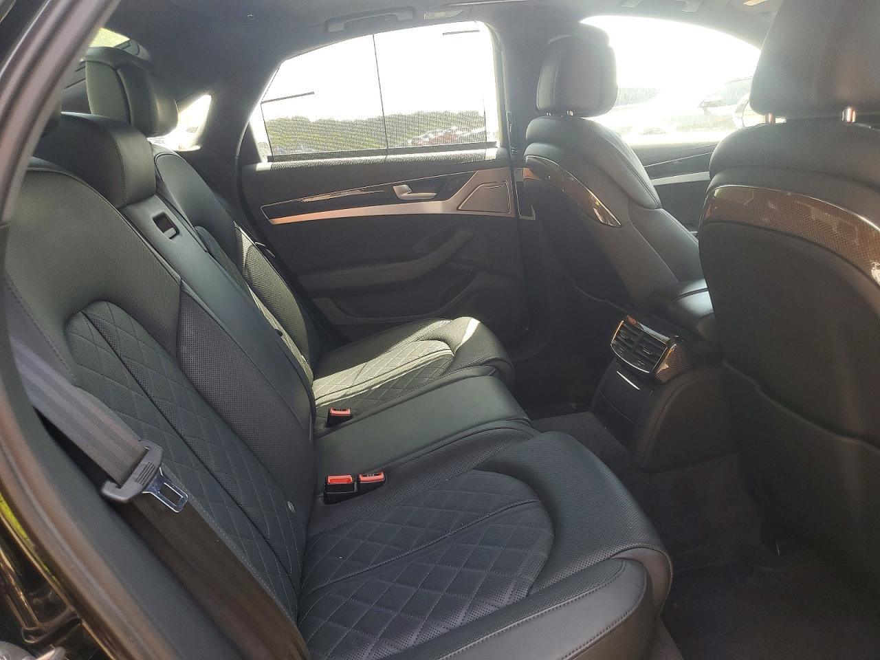 2013 AUDI S8