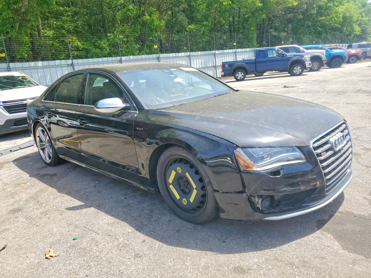 2013 AUDI S8