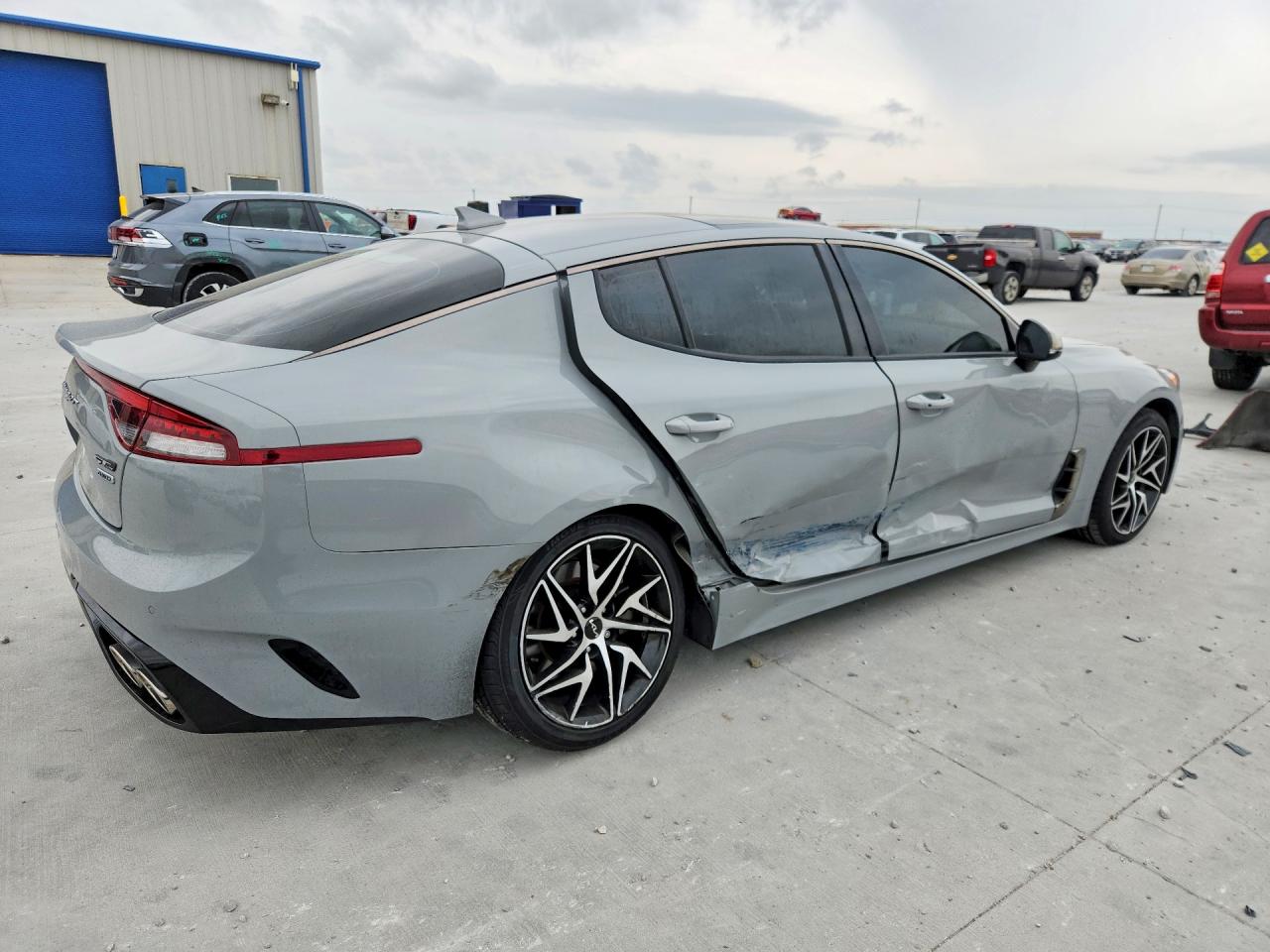 2022 KIA STINGER GT-Line